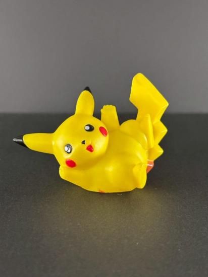 ピカチュウ(寝そべり)(指人形)